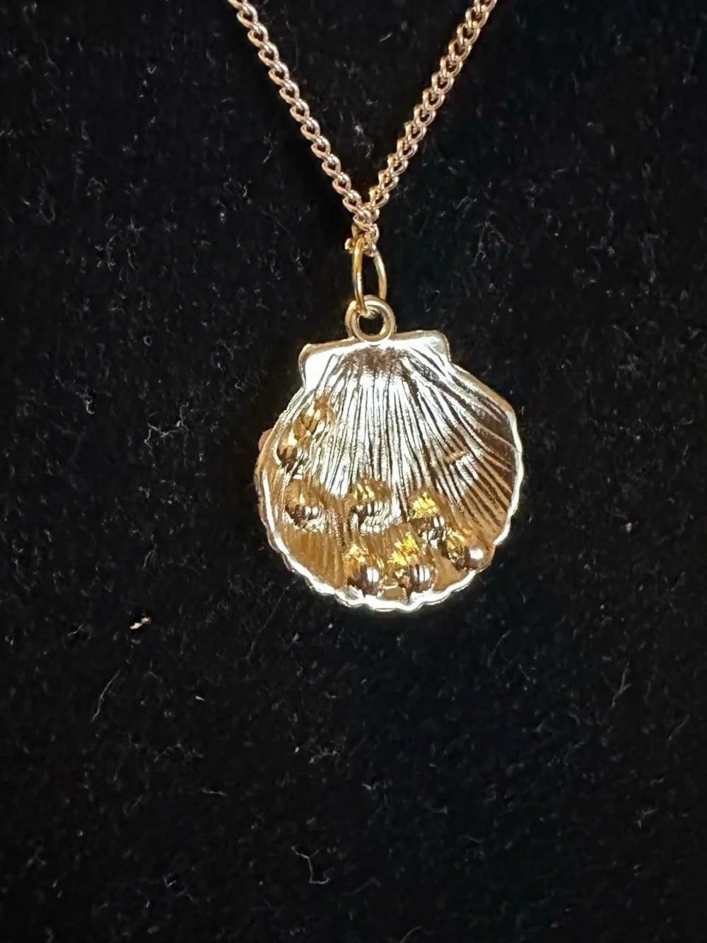 Self hand made pearl star fish shell golden necklace.
